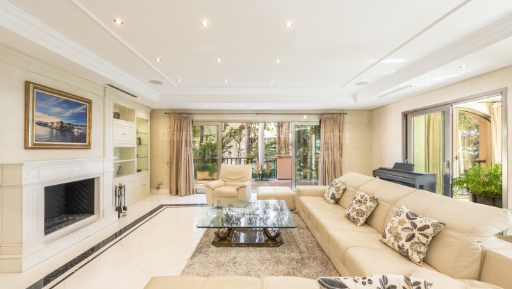 Gran propiedad en un complejo frente al mar - Apartamento en venta en Casa Nova, Marbella - Puerto Banus
