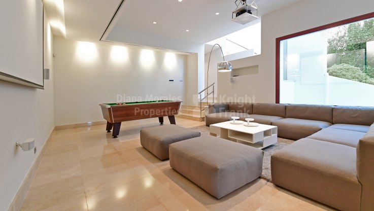 Villa de estilo ultra moderno en Nueva Andalucia - Villa en alquiler en Nueva Andalucia