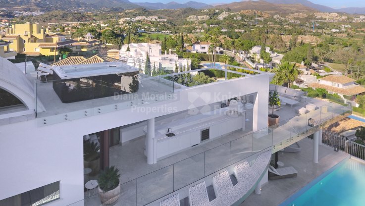 Contemporary style and Views - Villa for rent in Nueva Andalucia