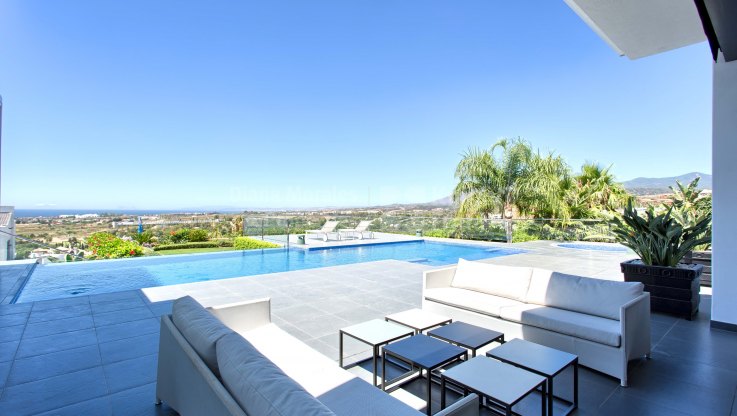 Stunning Contemporary Style Villa - Villa for sale in Los Flamingos Golf, Benahavis