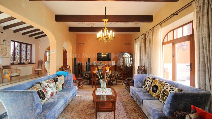 Elegante Finca in der Nähe von Golfplätzen - Villa zum Verkauf in Fuente del Espanto, Benahavis