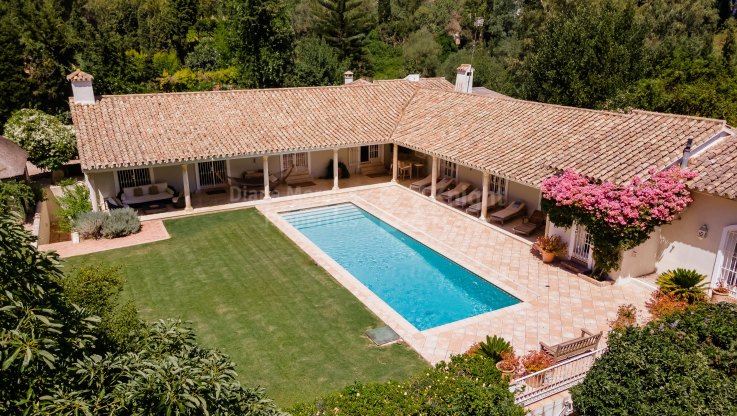 Bezaubernde Villa mit fantastischem Garten zu verkaufen - Villa zum Verkauf in Fuente del Espanto, Benahavis
