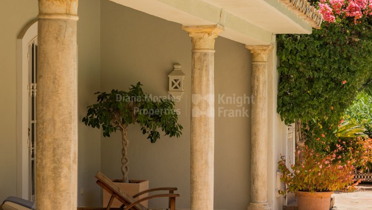 Bezaubernde Villa mit fantastischem Garten zu verkaufen - Villa zum Verkauf in Fuente del Espanto, Benahavis