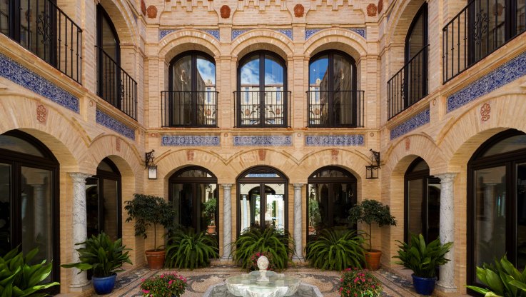 Palacete de arquitectura única - Villa en venta en La Quinta de Sierra Blanca, Marbella Milla de Oro