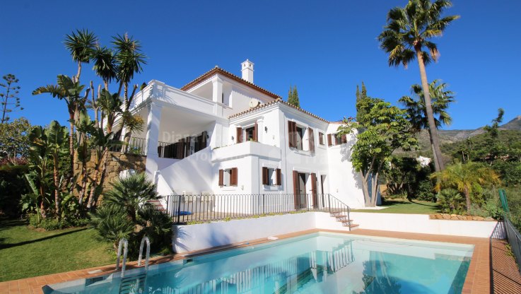 Monte Paraiso Country Club, Elegant villa in gated community