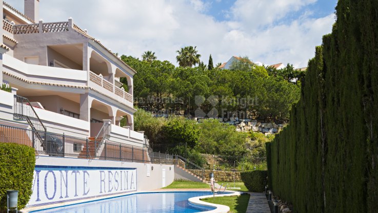 Tranquility and views - Ground Floor Apartment for sale in Puerto del Almendro, Benahavis