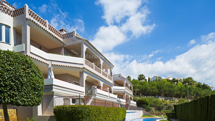 Tranquilidad y vistas - Apartamento Planta Baja en venta en Puerto del Almendro, Benahavis