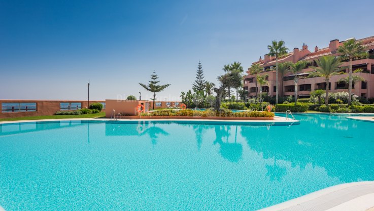 Beachfront Penthouse in Luxury Development - Duplex Penthouse for sale in Malibu, Marbella - Puerto Banus