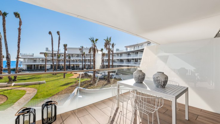 Ático en privilegiada ubicación frente al mar - Apartamento en venta en Estepona Playa, Estepona