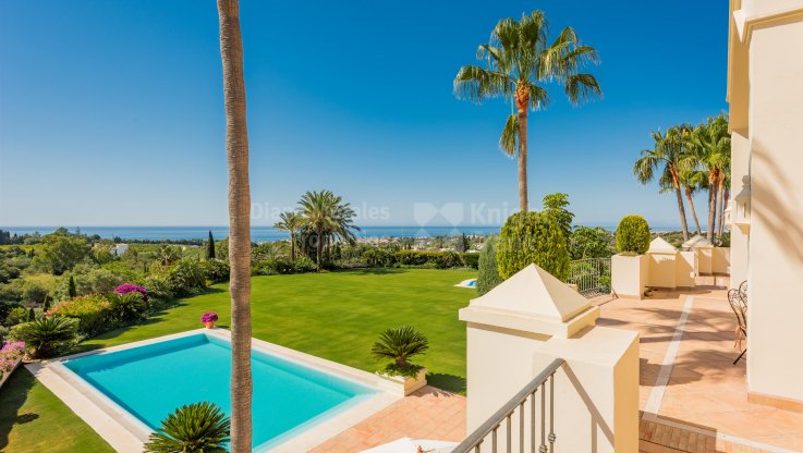 Elegant residence with panoramic views - Villa for sale in Marbella Hill Club, Marbella Golden Mile