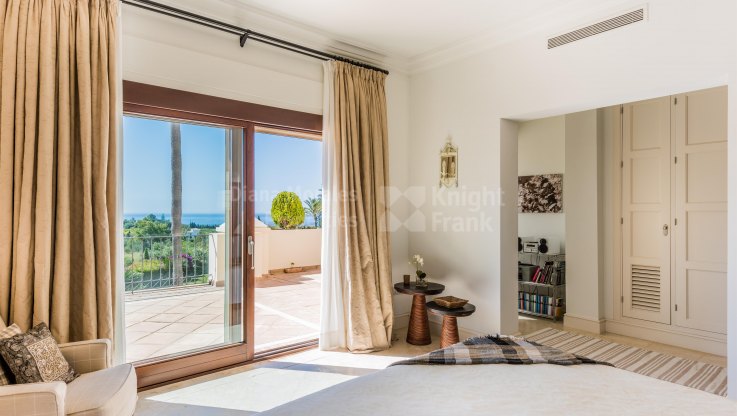 Elegant residence with panoramic views - Villa for sale in Marbella Hill Club, Marbella Golden Mile