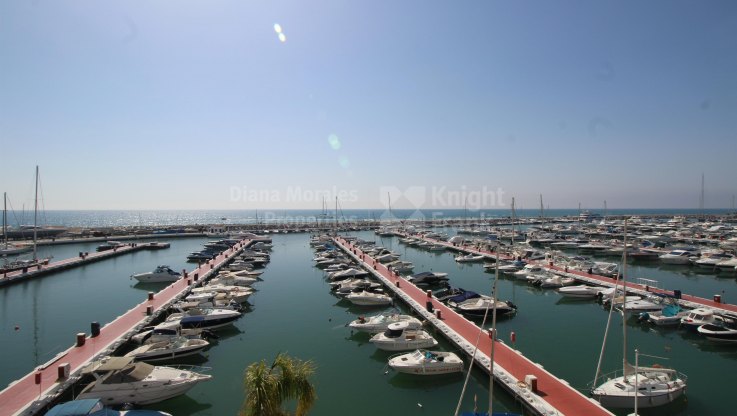 Apartamento con vistas al mar en primera línea de Puerto Banús - Apartamento en Marbella - Puerto Banus