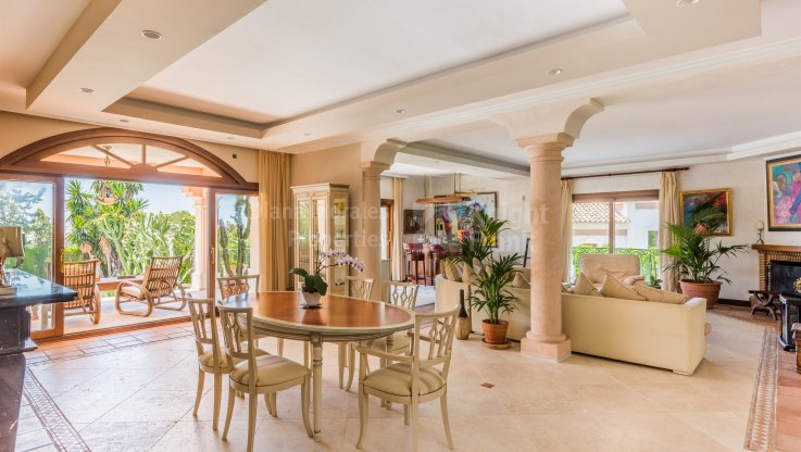 6-bedroom villa near Puerto Banus - Villa for sale in Nueva Andalucia