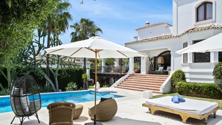 Villa mit 6 Schlafzimmern in Gehweite zu Puerto Banus - Villa zum Verkauf in Nueva Andalucia