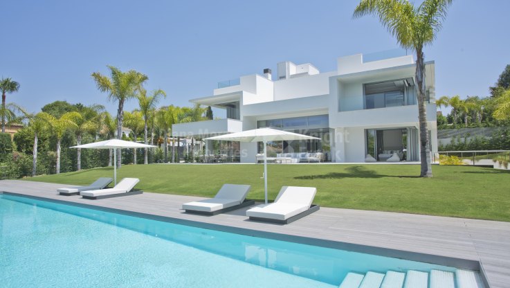 Villa moderna en lado de playa en Guadalmina Baja - Villa en venta en Guadalmina Baja, San Pedro de Alcantara