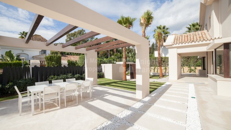 Villa in herrlicher abgesperrter Umgebung - Villa zum Verkauf in Beach Side Golden Mile, Marbella Goldene Meile