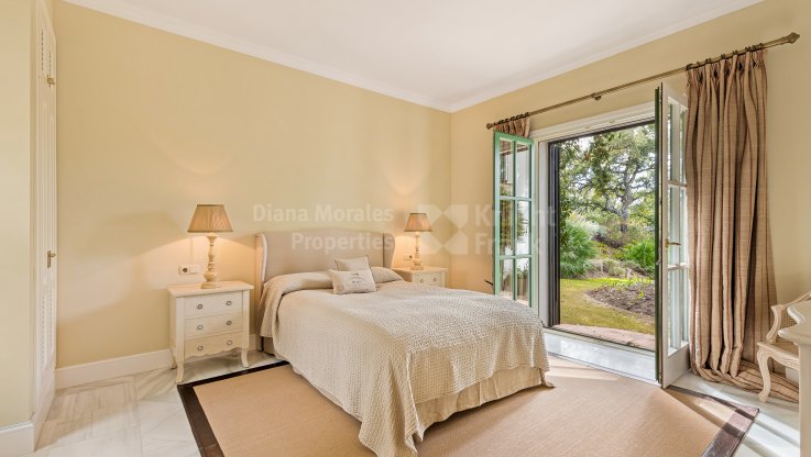 Fine Residence with Mountain Views - Villa for rent in La Zagaleta, Benahavis