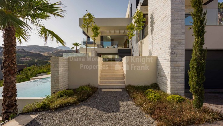 Brandneues, modernes Familienhaus auf dem neuesten Stand der Technik - Villa zum Verkauf in La Alqueria, Benahavis