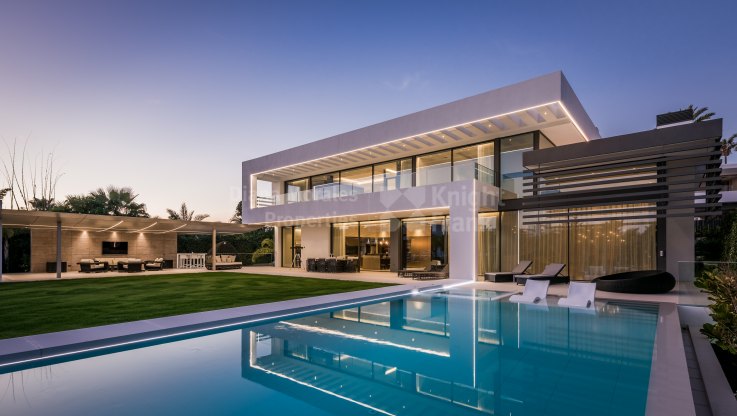 Las Lomas de Marbella, Contemporary lifestyle villa on the top of the Golden Mile