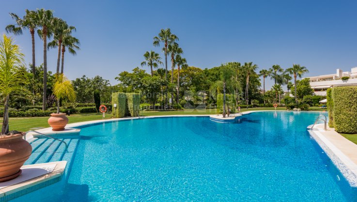 Prächtige Wohnung in erster Linie Golf mit 24h Sicherheit - Wohnung zum Verkauf in Los Granados Golf, Nueva Andalucia