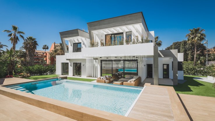 Banus Bay villa for sale - Villa for sale in Las Mimosas, Marbella - Puerto Banus
