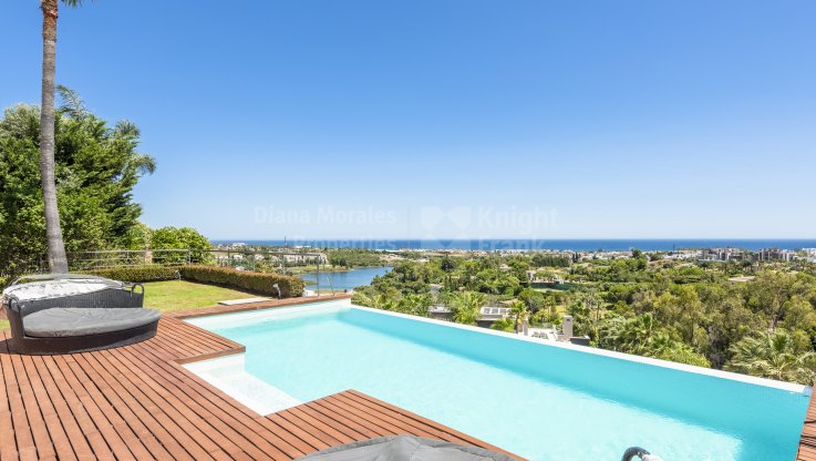 Villa avec vue panoramique sur la mer à Los Flamingos-Benahavis