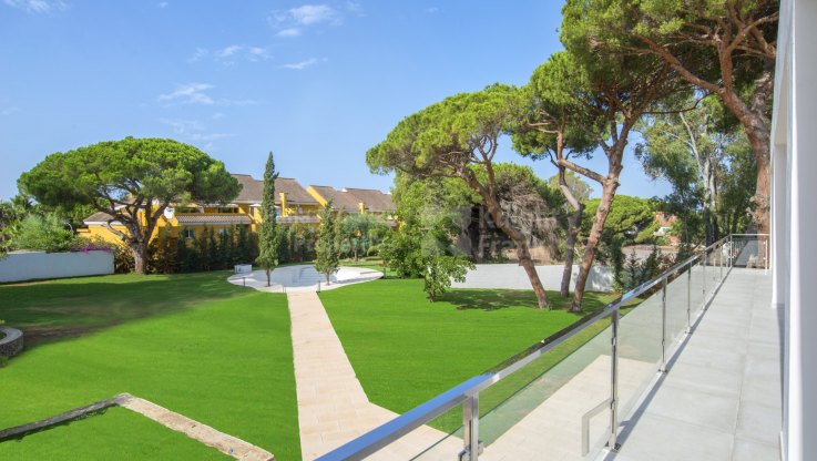Villa zum Verkauf in Elviria Playa, Marbella Ost