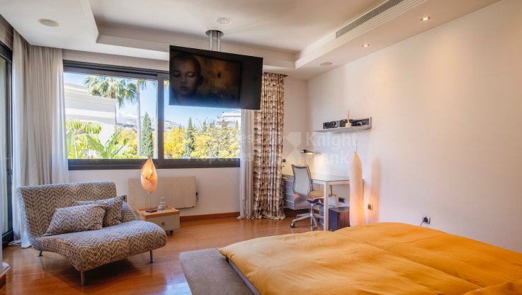 Luxus-Apartment in 1. Strandlinie - Wohnung zum Verkauf in Laguna de Banus, Marbella - Puerto Banus