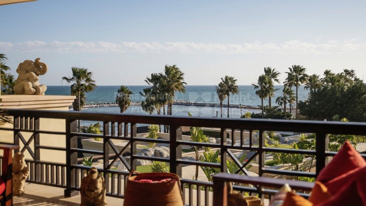 Luxus-Apartment in 1. Strandlinie - Wohnung zum Verkauf in Laguna de Banus, Marbella - Puerto Banus