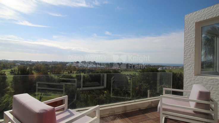 Villa en venta en primera linea de golf - Villa en venta en Nueva Atalaya, Estepona
