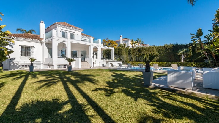 Villa zu verkaufen in Nueva Andalucia - Villa zum Verkauf in Nueva Andalucia