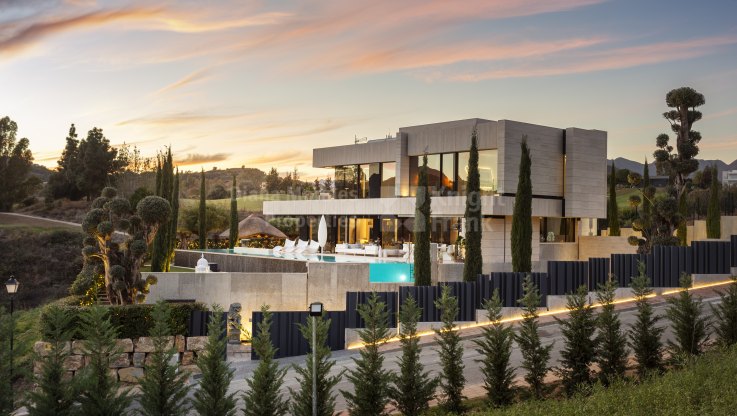Avantgardistisches Design mit dem Golf - Villa zum Verkauf in Cala de Mijas, Mijas Costa