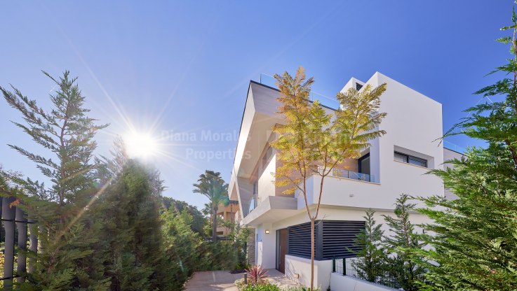 Nice semi-detached house near the beach - Semi Detached House for sale in Ventura del Mar, Marbella - Puerto Banus