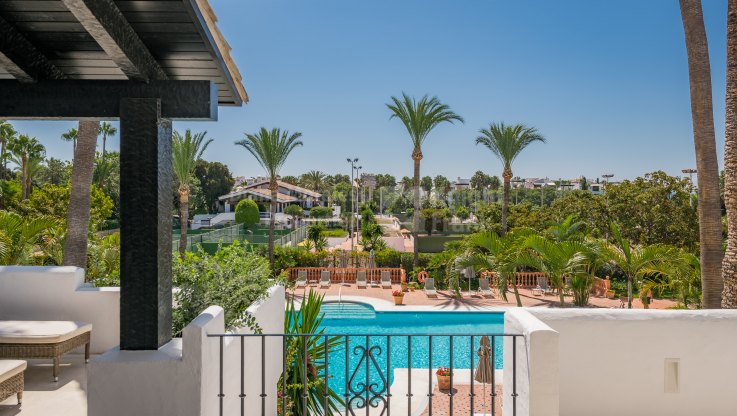 Precioso apartamento en resort de playa de 5 estrellas - Apartamento en venta en Marina de Puente Romano, Marbella Milla de Oro