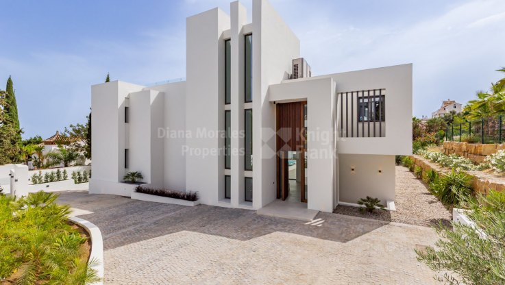 Schöne Villa mit Panoramablick - Villa zum Verkauf in Paraiso Alto, Benahavis