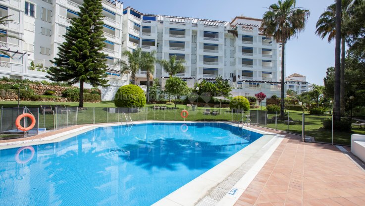 Walking distance to the beach - Apartment for sale in Playas del Duque, Marbella - Puerto Banus