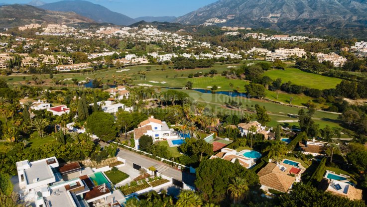 Schöne und luxuriöse Villa im Golf Valley - Villa zum Verkauf in Las Brisas, Nueva Andalucia
