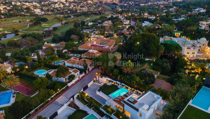Preciosa y lujosa villa en el Valle del Golf - Villa en venta en Las Brisas, Nueva Andalucia