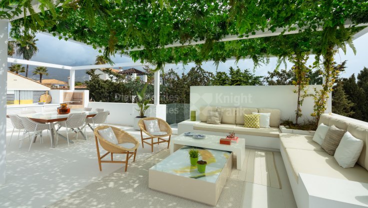 Preciosa villa a corta distancia de servicios - Villa en venta en Aloha, Nueva Andalucia