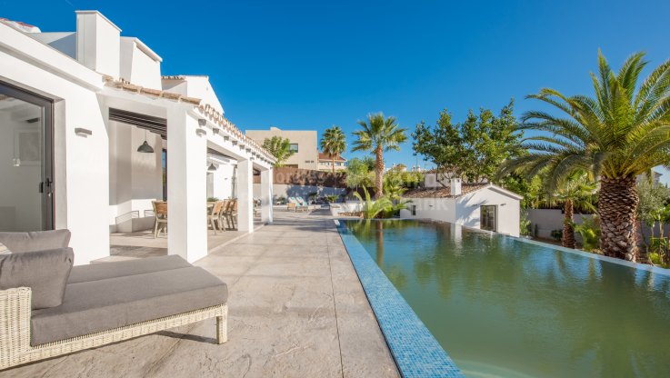 Völlig renovierte Villa in der Wohnanlage - Villa zum Verkauf in Marbella Hill Club, Marbella Goldene Meile