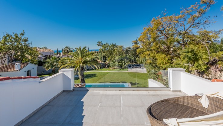 Villa totalmente reformada en urbanización cerrada - Villa en venta en Marbella Hill Club, Marbella Milla de Oro