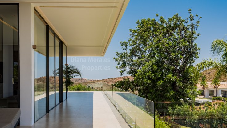 Modern and functional villa for sale in prestigious address - Villa for sale in Marbella Club Golf Resort, Benahavis