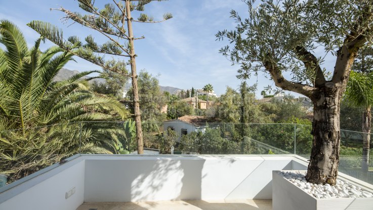 Brandneue Villa nur einen kurzen Spaziergang vom Strand entfernt - Villa zum Verkauf in Casablanca, Marbella Goldene Meile