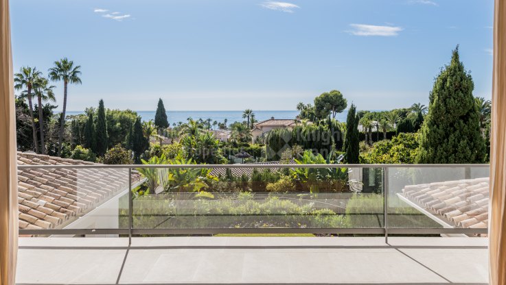 Los Monteros, Family Home Steps Away from the Beach
