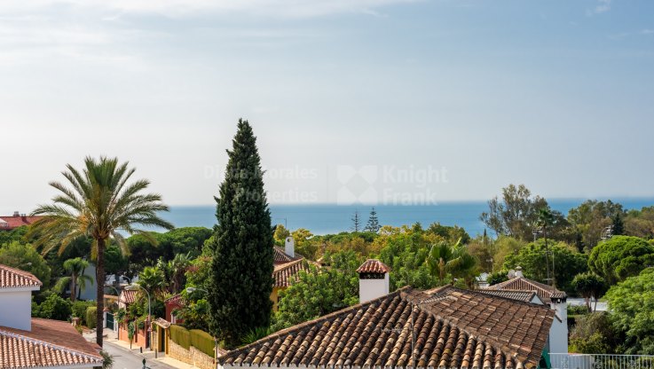 Villa in einer gut etablierten Gegend - Villa zum Verkauf in Valdeolletas, Marbella