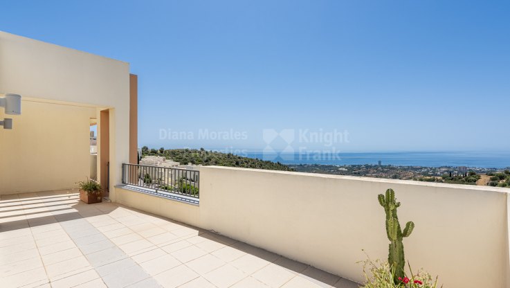 Nach Süden ausgerichtete Wohnung mit Meerblick - Wohnung zum Verkauf in Los Altos de los Monteros, Marbella Ost