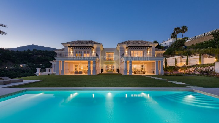Stately residence in the finest setting - Villa for sale in La Zagaleta, Benahavis