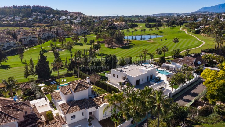 Villa de golf en première ligne - Villa à vendre à La Cerquilla, Nueva Andalucia