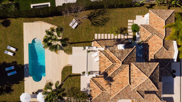 Front line golf villa - Villa for sale in La Cerquilla, Nueva Andalucia