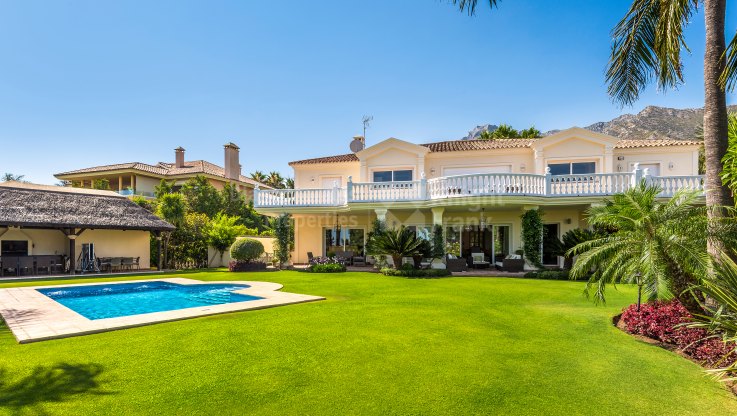 Traditional style villa with views on the Golden Mile - Villa for sale in Sierra Blanca, Marbella Golden Mile